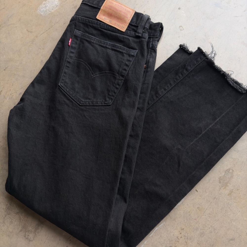 Levi's Premium 501 '93 Straight Button Fly Mens 34x34 Black Denim Frayed Jeans - Picture 2 of 11